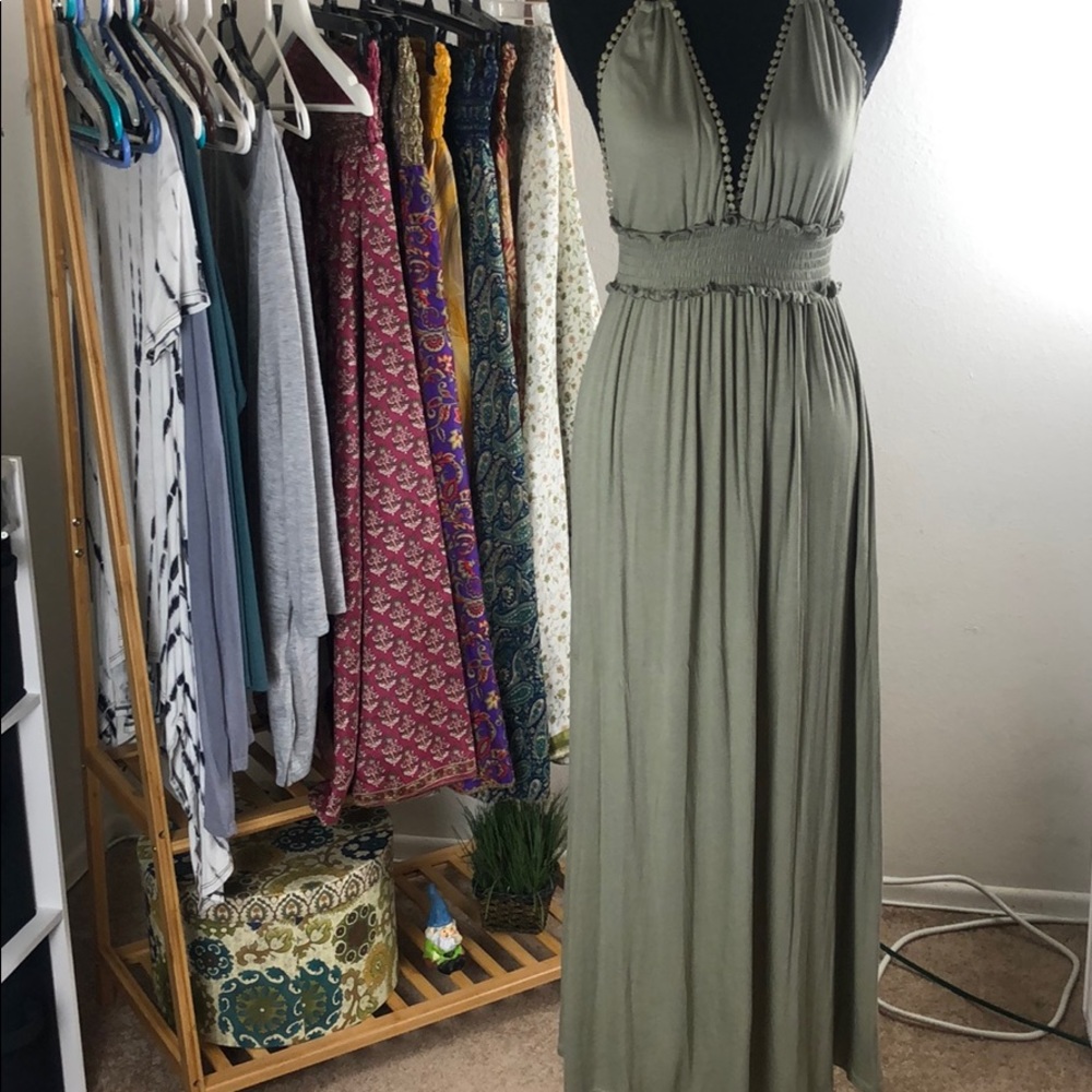 Halter maxi dress - Picture 3 of 10